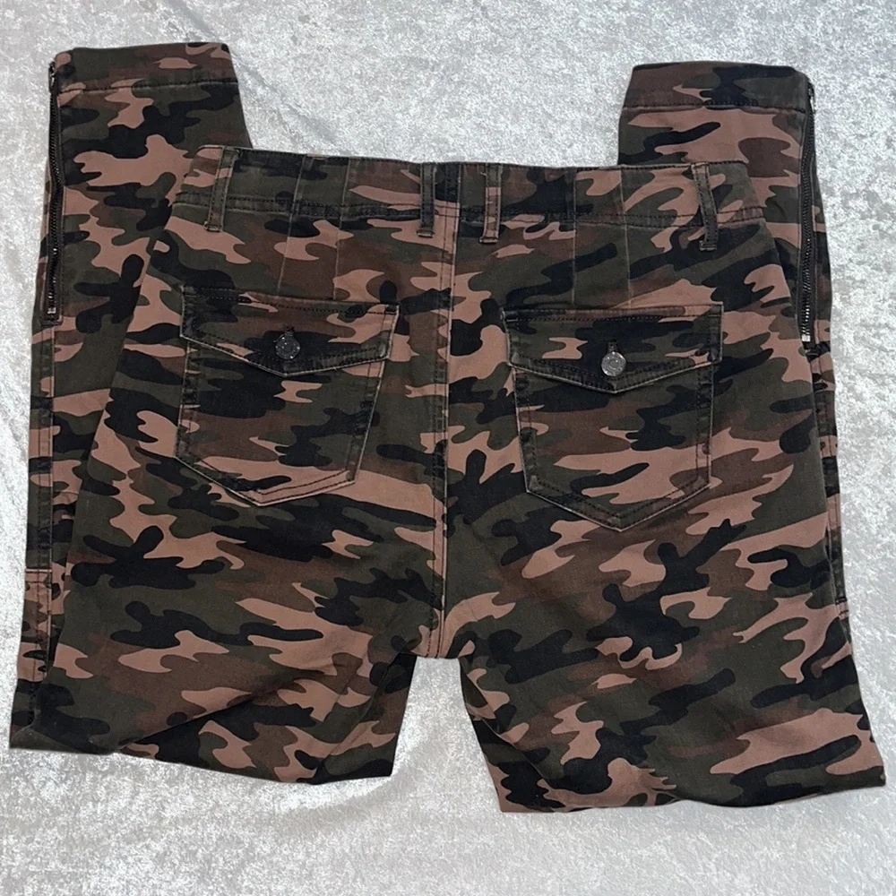 White House Black Market Camo Slim Crop Pants sz 2 - Picture 4 of 8